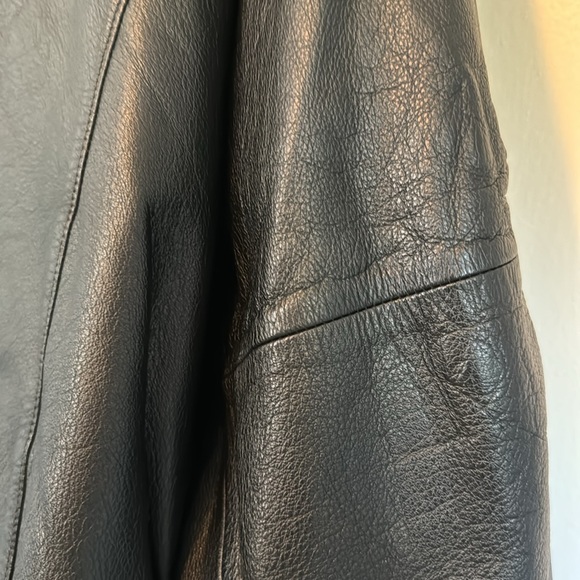 Wilsons Leather Jacket - Like New/EUC Men’s Large (C) - Picture 8 of 15